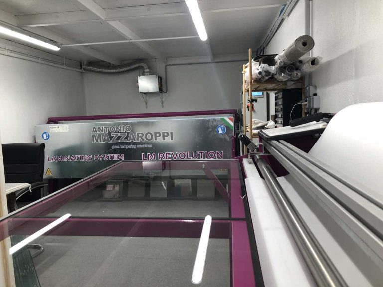 Four de fabrication verre feuilleté